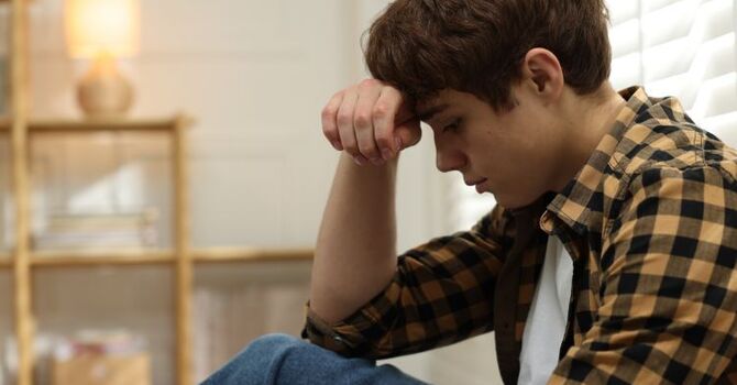 How Art Therapy Helps Teens Struggling With Social Anxiety
